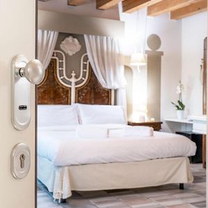 Camera standard con letto king size
